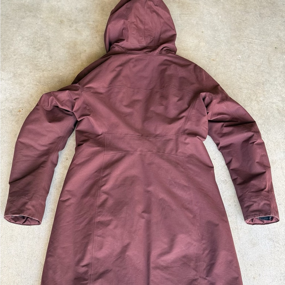 Arc'teryx Women's Patera Parka Gore-Tex Down Insulated in Deep Burgundy Flux - Picture 2 of 11